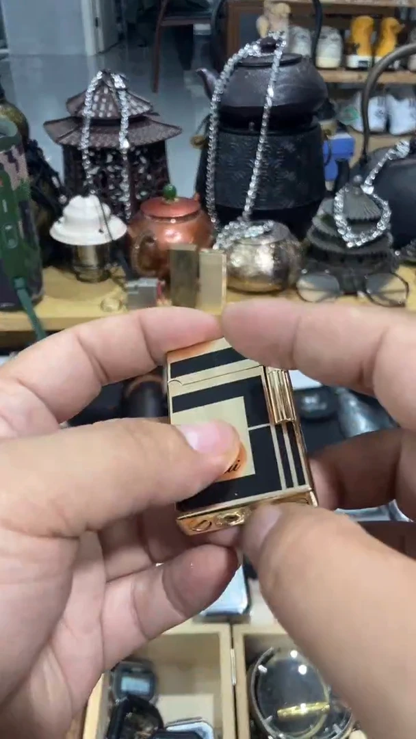 瓷片闪购商品  如图所示