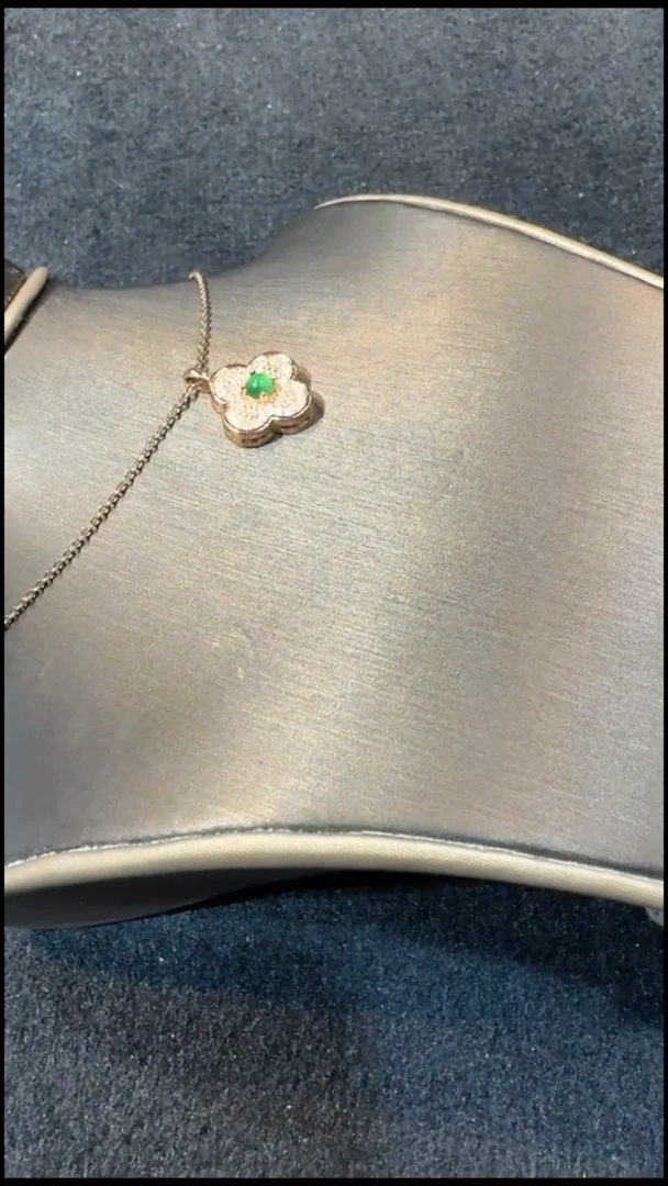 【闪购商品】翡翠吊坠(不含链)未镶嵌多样性发货其一不含链