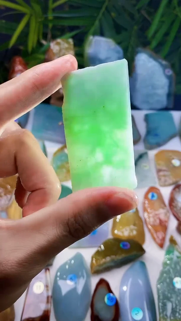 定制翡翠未镶嵌翡翠