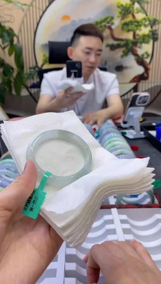 翡翠手镯未镶嵌3074