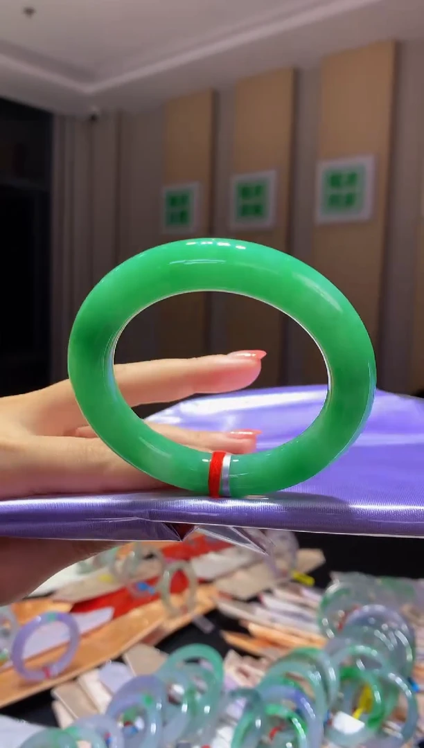 未镶嵌手镯翡翠-Q135 圈口57 全款37万 定金2万