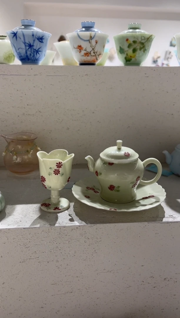 【闪购商品】明知 秘色红花纹 三件套