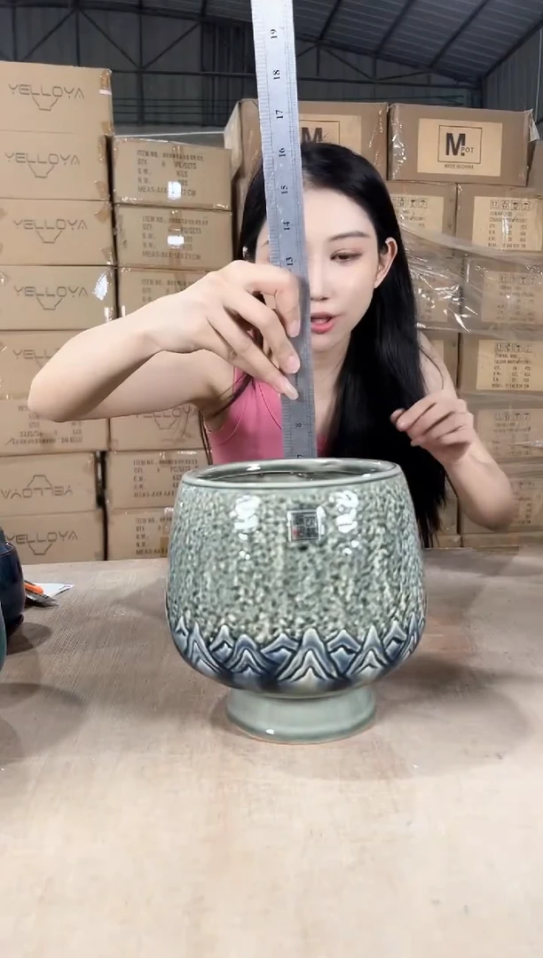 奖杯高脚裂纹灰色16x18