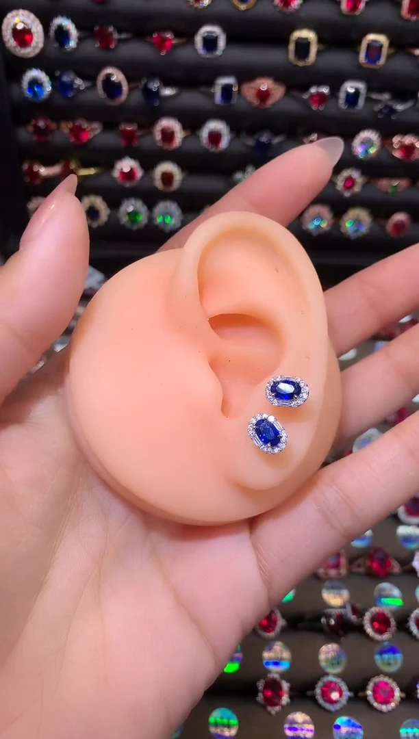 【闪购商品】蓝宝石耳饰银S925镶嵌68