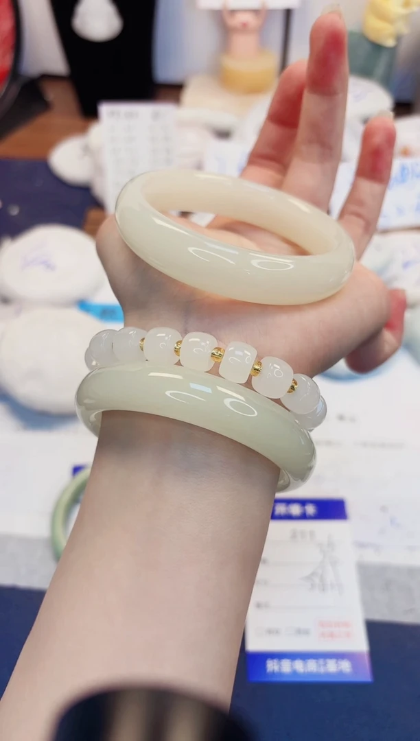 【闪购商品】石英质玉手镯未镶嵌211-玉兰白-圈口58