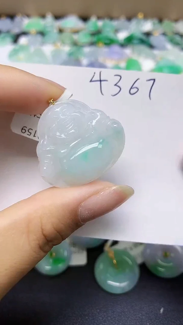 翡翠18K金镶嵌颈饰天然缅甸翡翠A货