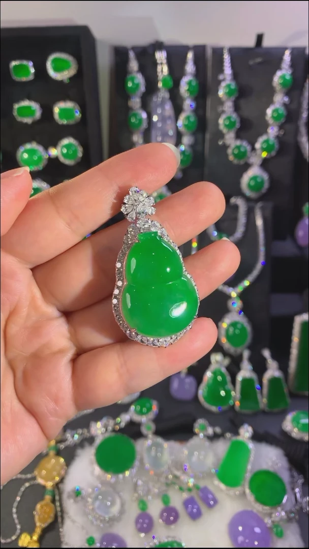 吊坠(不含链)18K金镶嵌翡翠吊坠