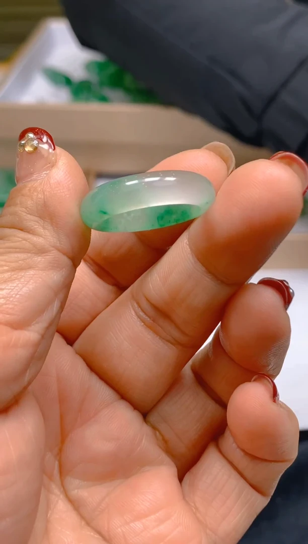 【闪购商品】石英质玉戒指未镶嵌冰美人非洲翠A货，冰种