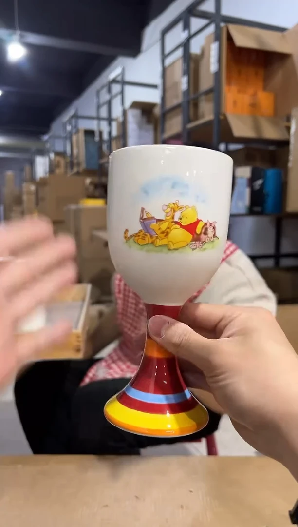 【闪购商品】杯陶瓷维尼高脚杯