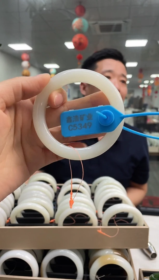 和田玉手镯未镶嵌且末金山 C5349 圈口56