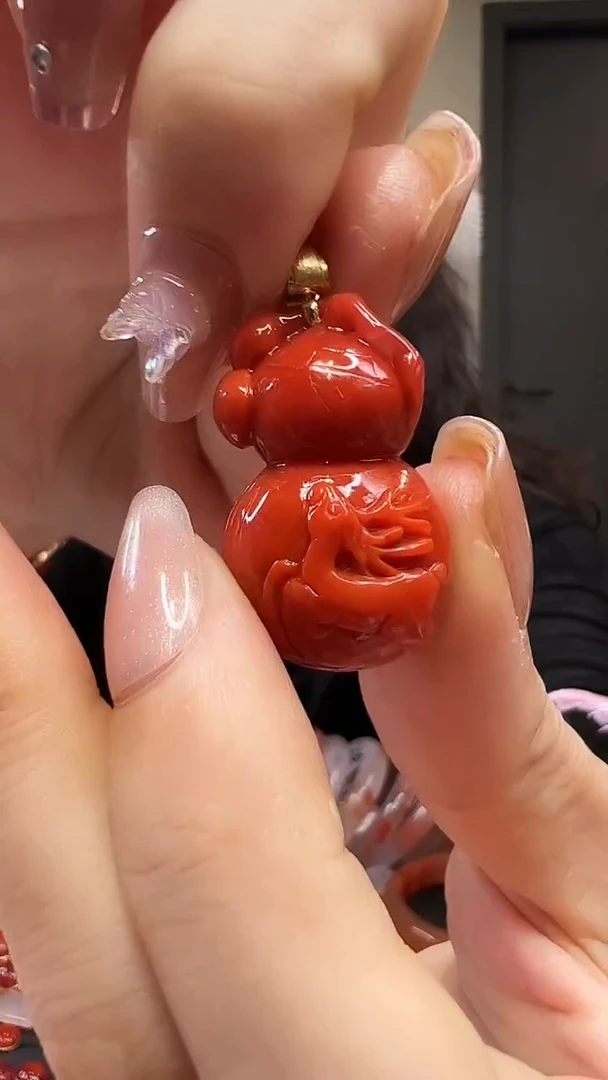 吊坠(不含链)18K金镶嵌南红玛瑙葫芦款/