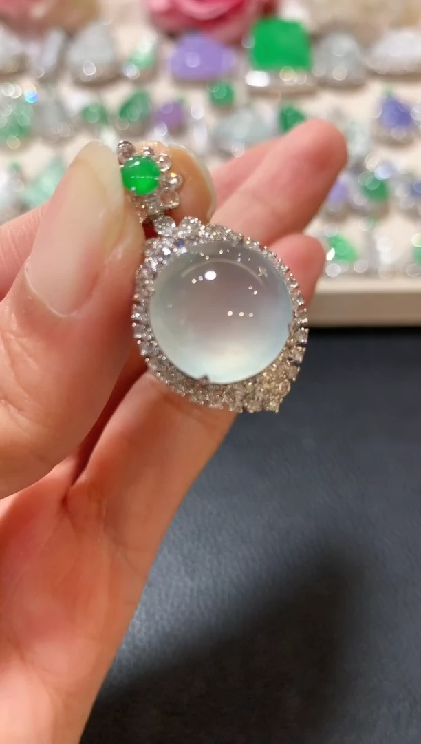 吊坠(不含链)18K金镶嵌翡翠z118