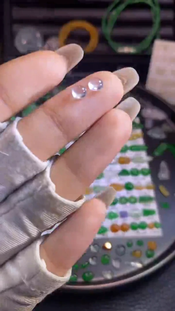 翡翠挂件未镶嵌蛋面