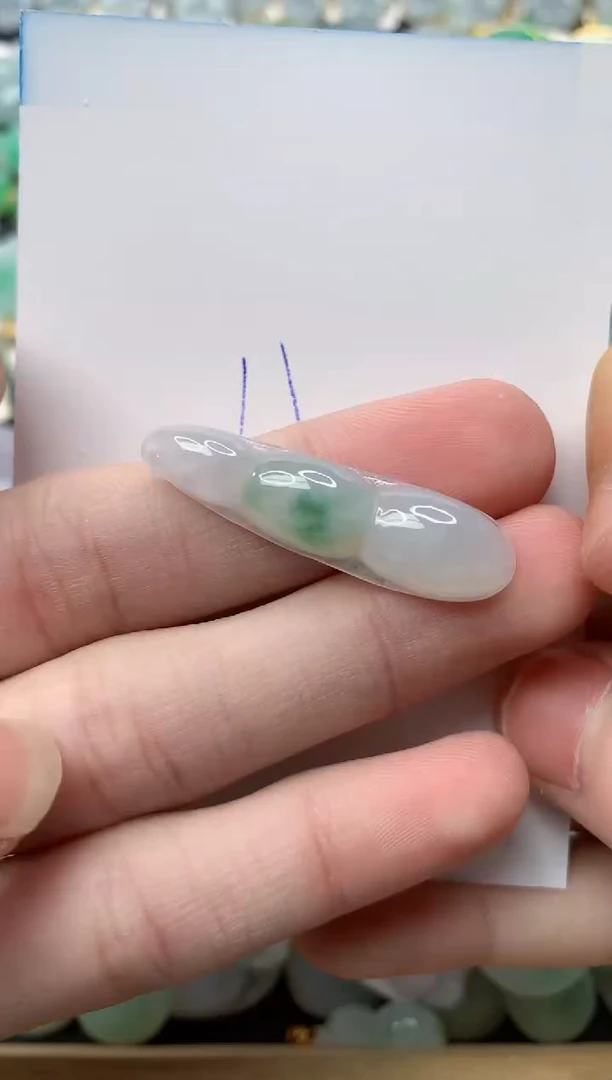 【闪购商品】翡翠颈饰未镶嵌5.........