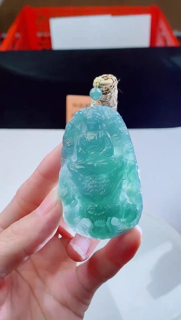 颈饰未镶嵌翡翠     ·