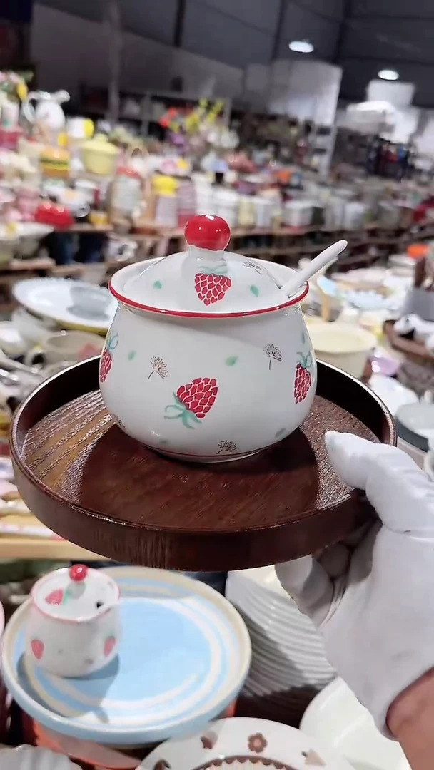 陶瓷大号罐子带勺子微瑕 凑满20元包邮