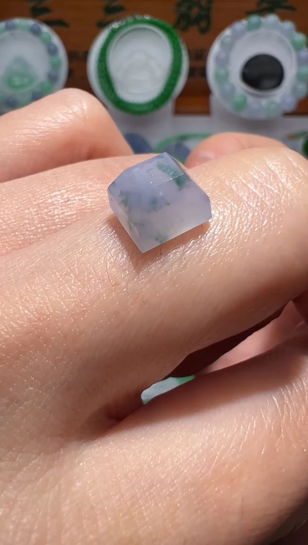 【闪购商品】定制翡翠未镶嵌7.7*7.3*5.6切割面