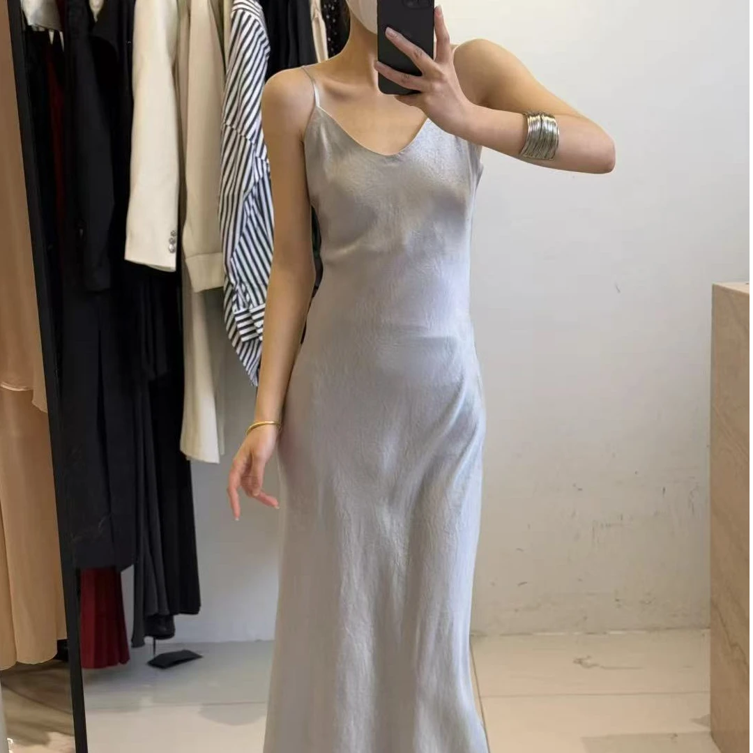 春季上新！时尚简约小众轻奢休闲吊带醋酸夏季白色连衣裙长裙子