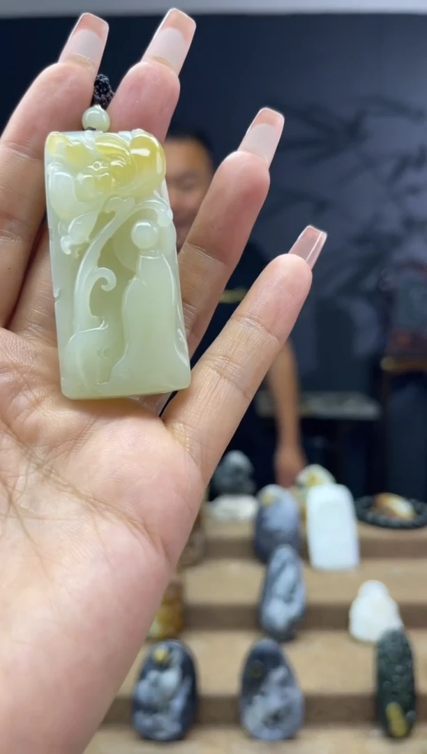 颈饰未镶嵌和田玉1