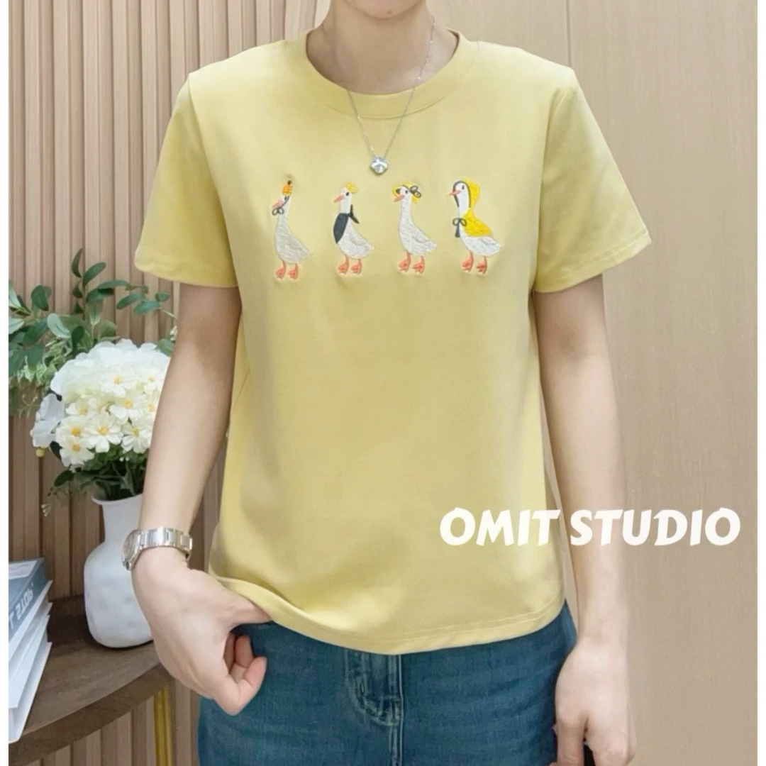 【排队鸭】2025夏季新款正肩刺绣棉工艺修身透气常规短袖