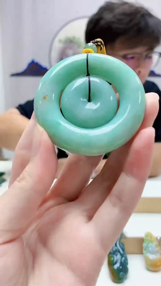 未镶嵌定制翡翠4688zm-毛货挂件52扣子