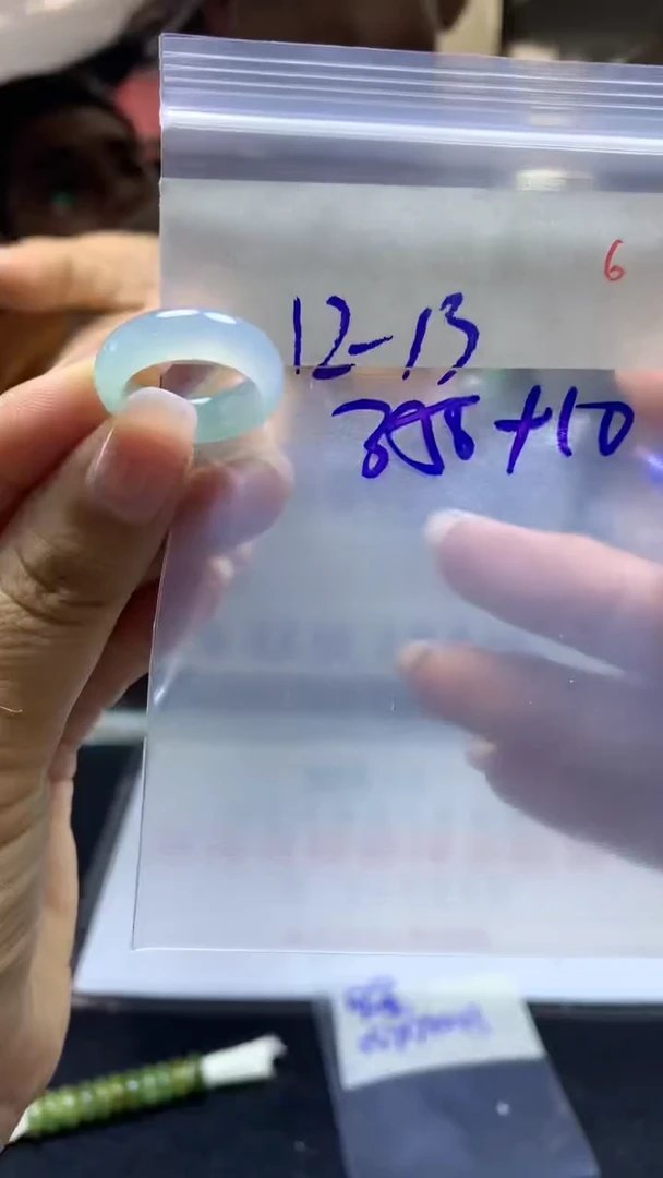 定制翡翠未镶嵌毛货需精细抛光拍一发一