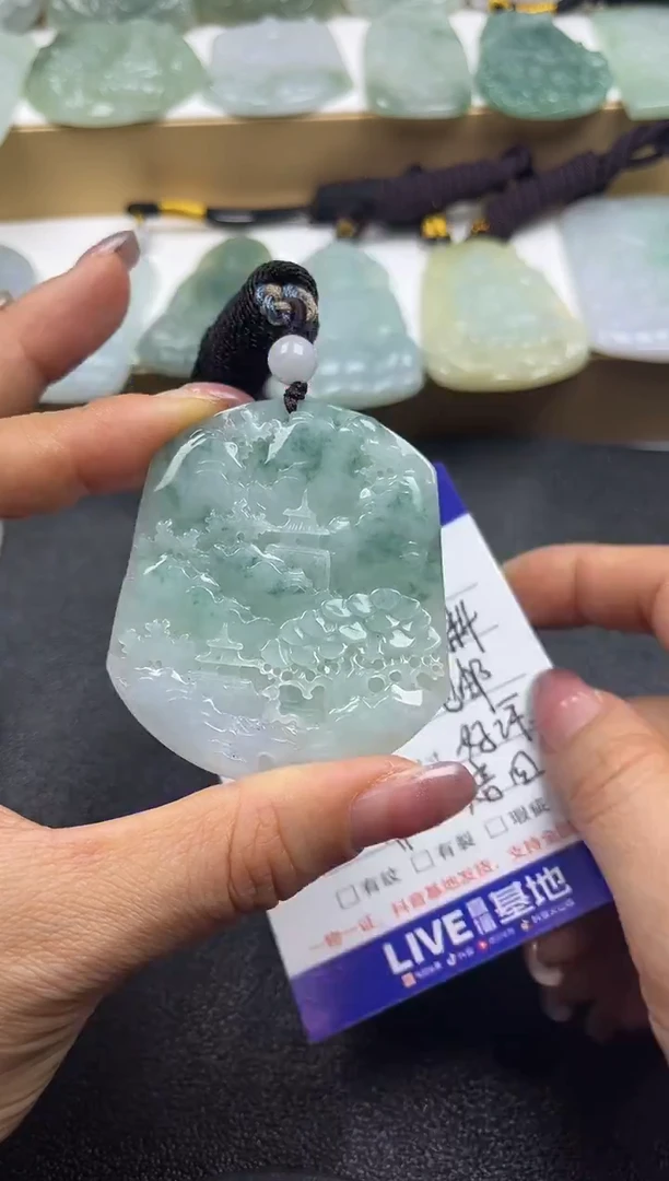 颈饰未镶嵌翡翠