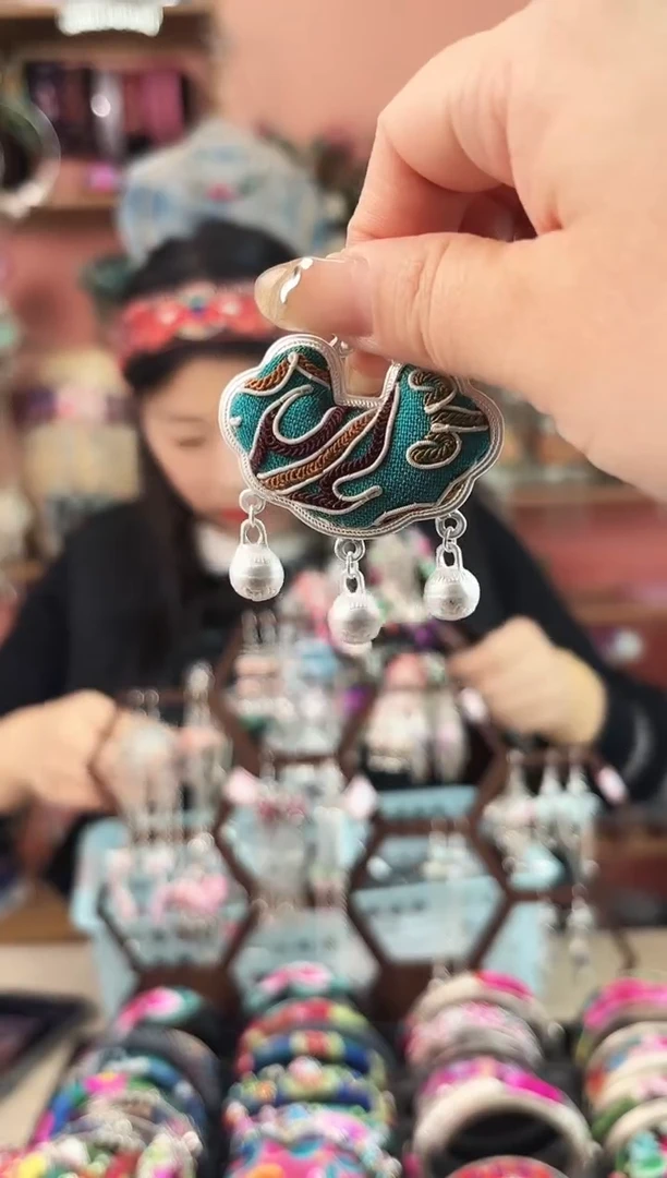 艺枝独绣手工饰品66