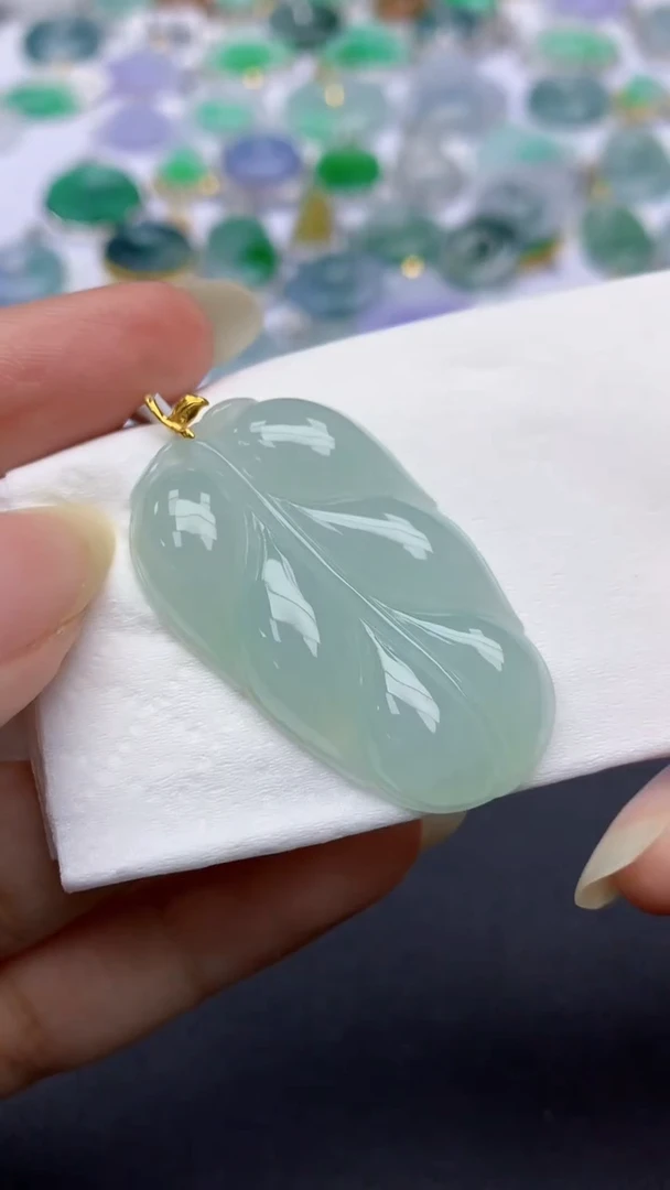 颈饰18K金镶嵌翡翠天然缅甸a货翡翠百元以上9元证书费自理