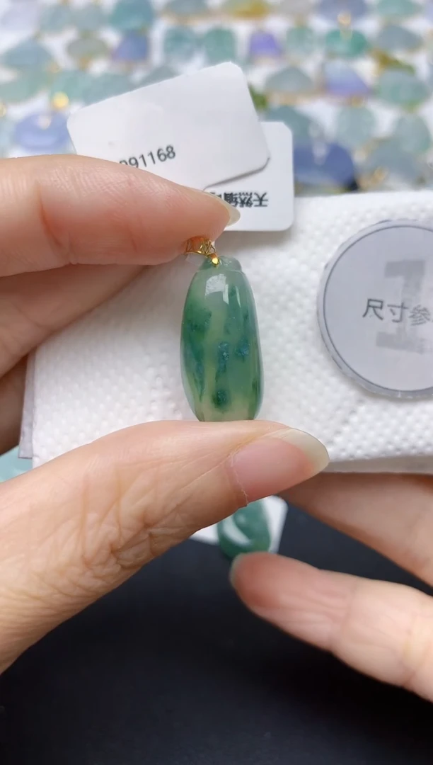 翡翠18K金镶嵌颈饰天然缅甸A货翡翠