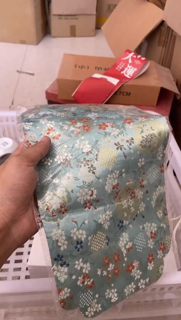 无运费险有瑕疵的摄影的产品有使用过的痕迹有点脏介意勿拍