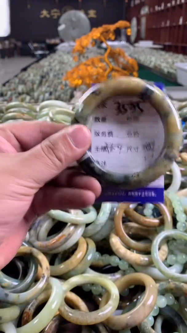 未镶嵌蛇纹石玉手镯3535
