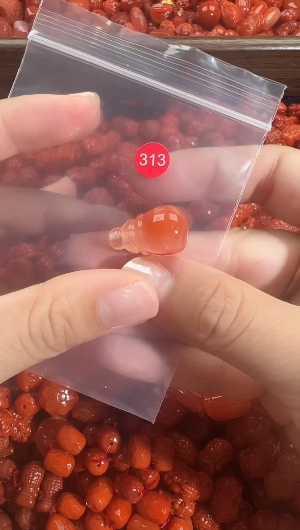 颈饰未镶嵌南红玛瑙1