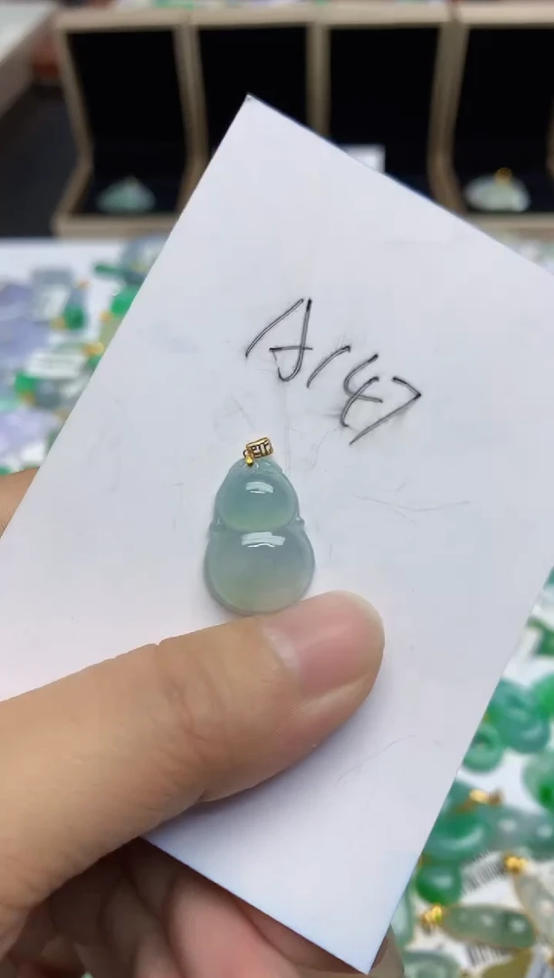 翡翠18K金镶嵌颈饰11111111111