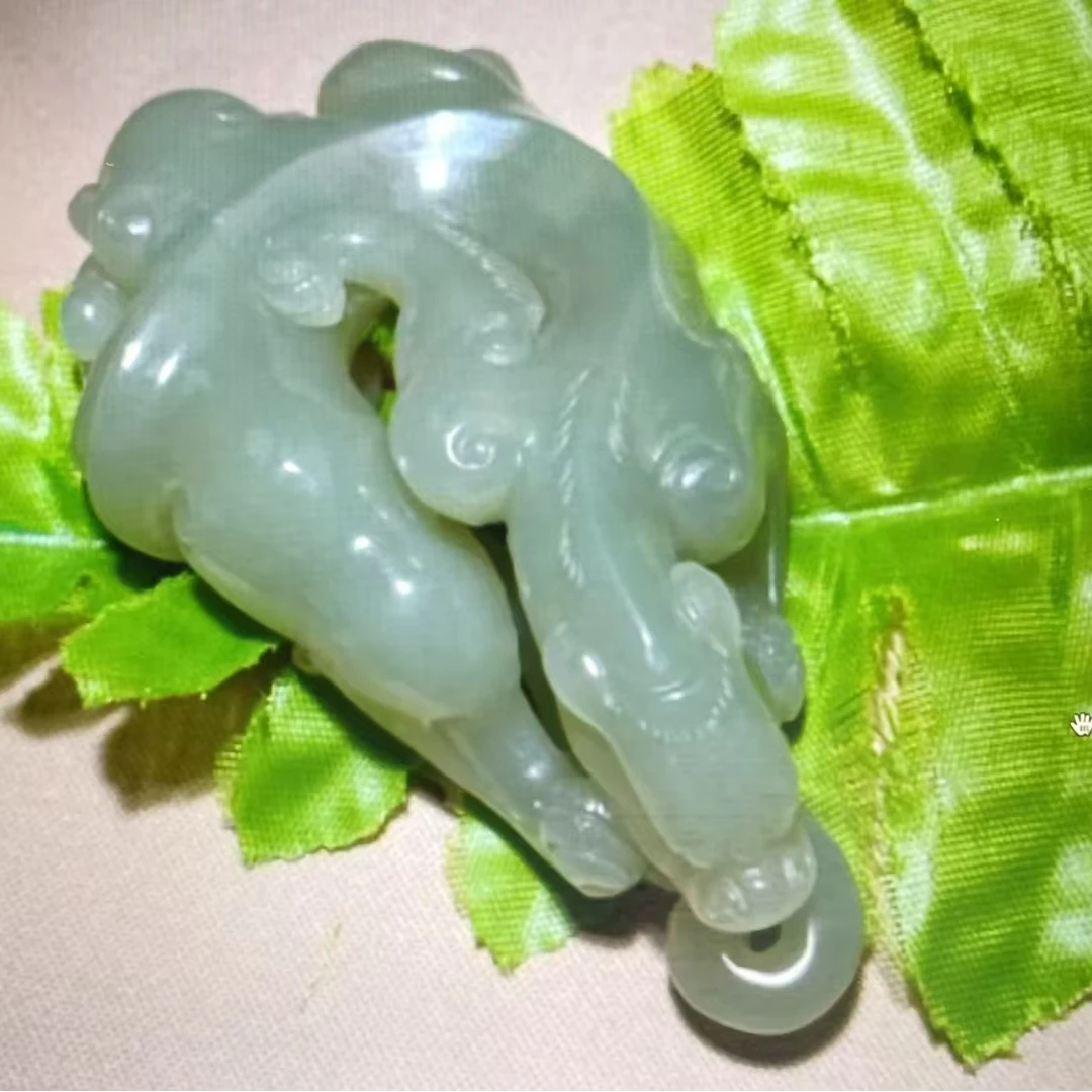 和田玉鸭蛋青龙蛇