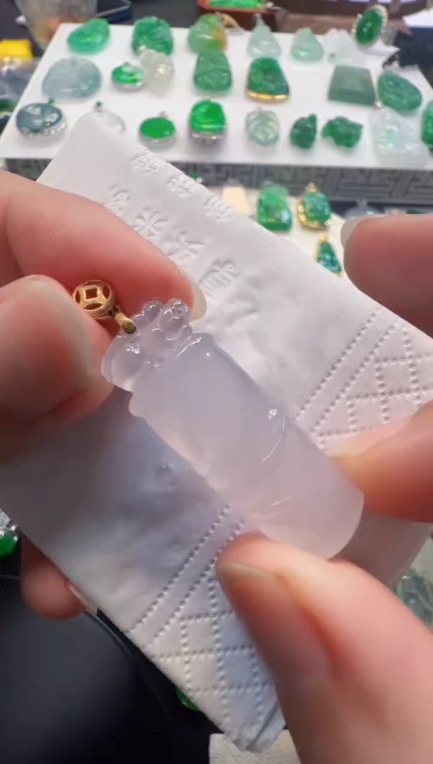 翡翠18K金镶嵌吊坠(不含链)980