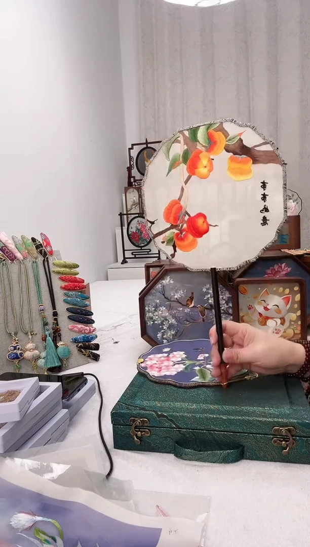 扇子苏绣作品手工摆台