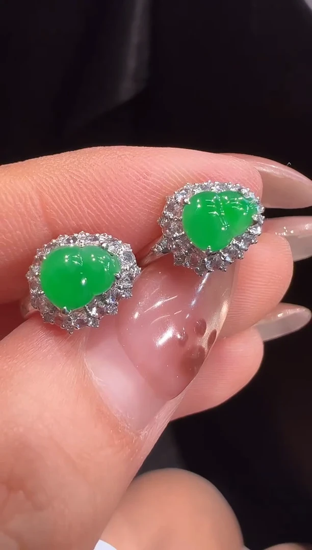 18K金镶嵌翡翠耳饰耳饰