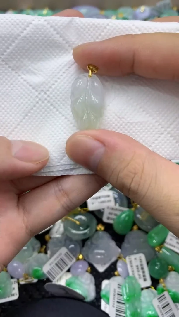 颈饰未镶嵌翡翠天然缅甸翡翠A货