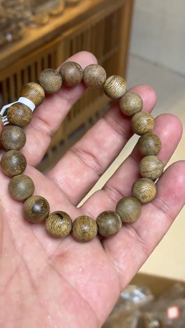 沉香手串 文莱圆珠单圈1.1多样性发其一