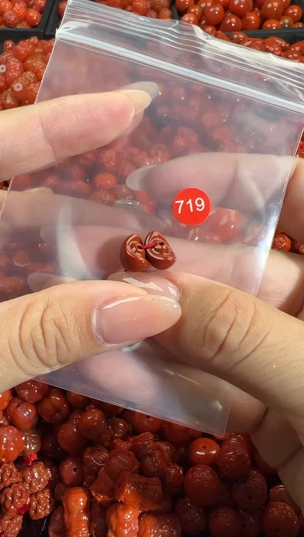 颈饰未镶嵌南红玛瑙1
