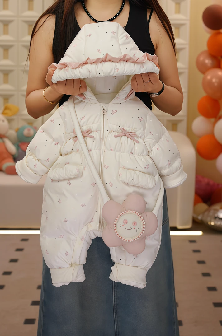 BBQ清新风甜美婴幼儿卡通冬装爬服女宝宝花朵外套哈衣