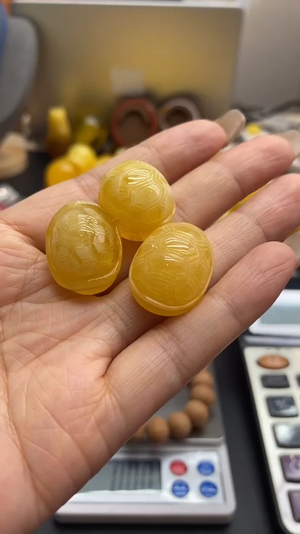 琥珀未镶嵌珠宝奇石2551多样性发其一
