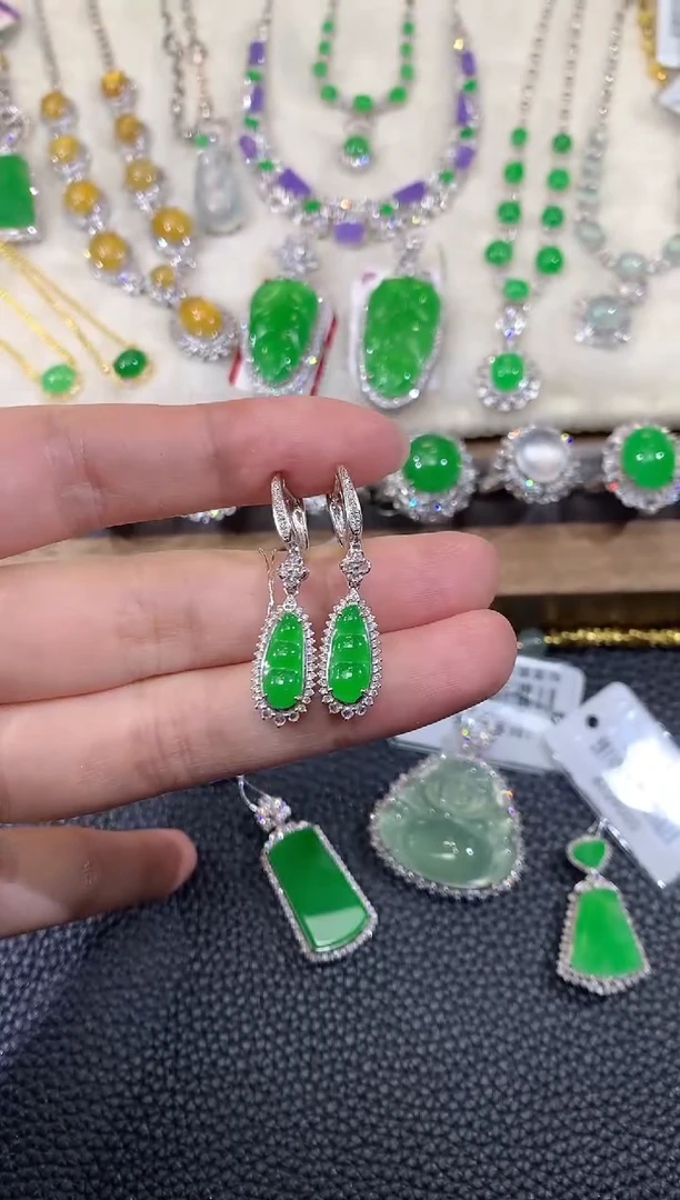 18K金镶嵌翡翠耳饰a77