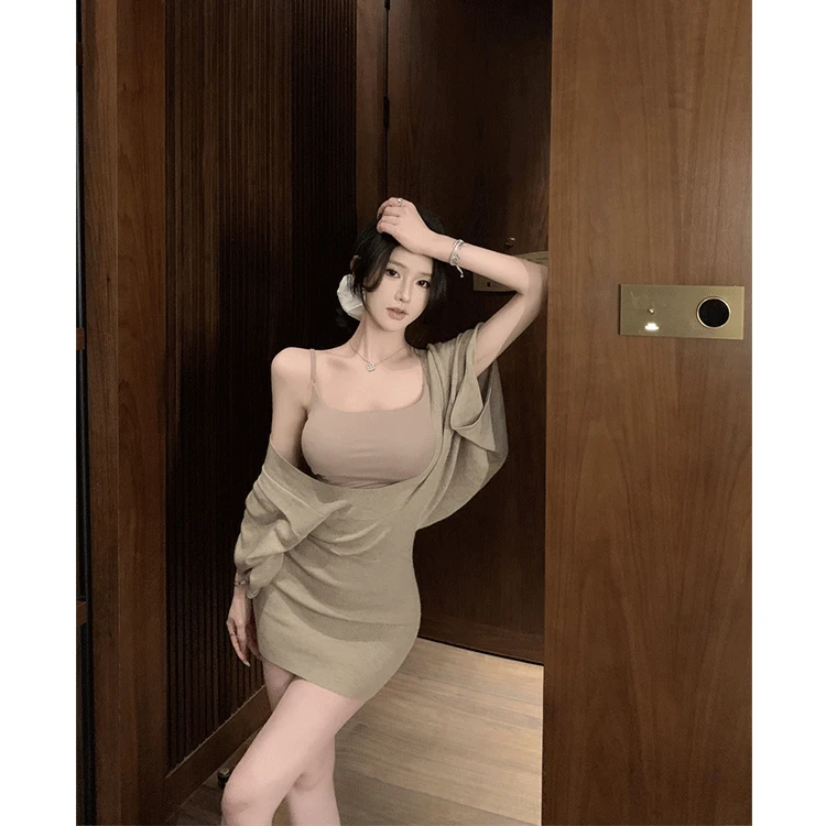 春季新款U领斜肩蝙蝠袖收腰针织罩衫连衣裙女吊带背心套装两件套