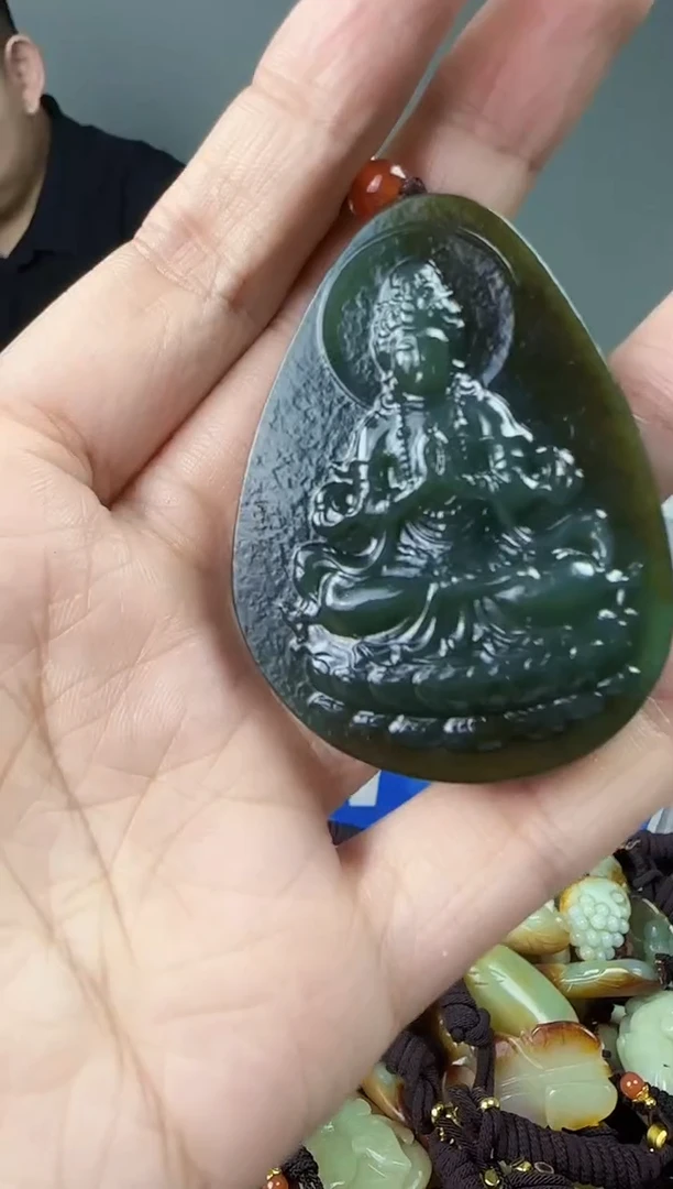 和田玉未镶嵌颈饰1