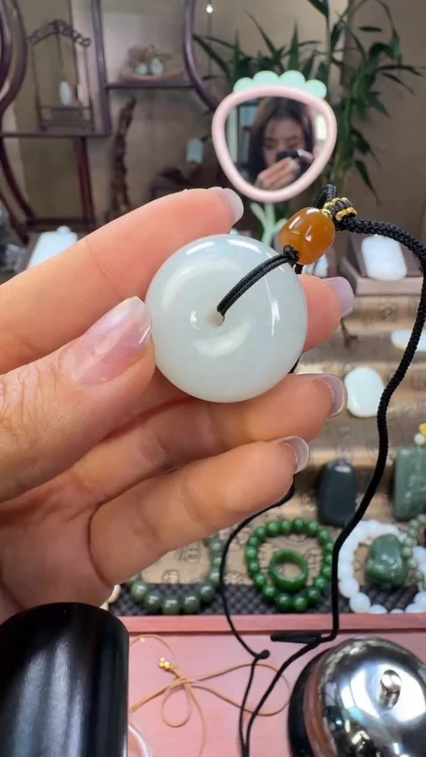 吊坠(赠链)未镶嵌和田玉特细无事牌吊坠