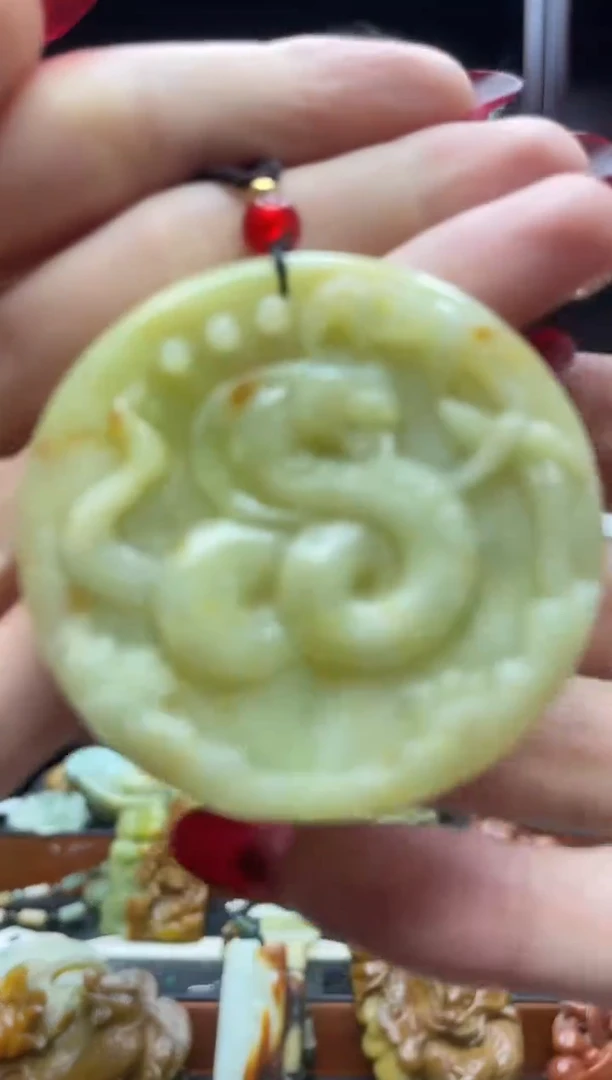 未镶嵌岫玉吊坠·