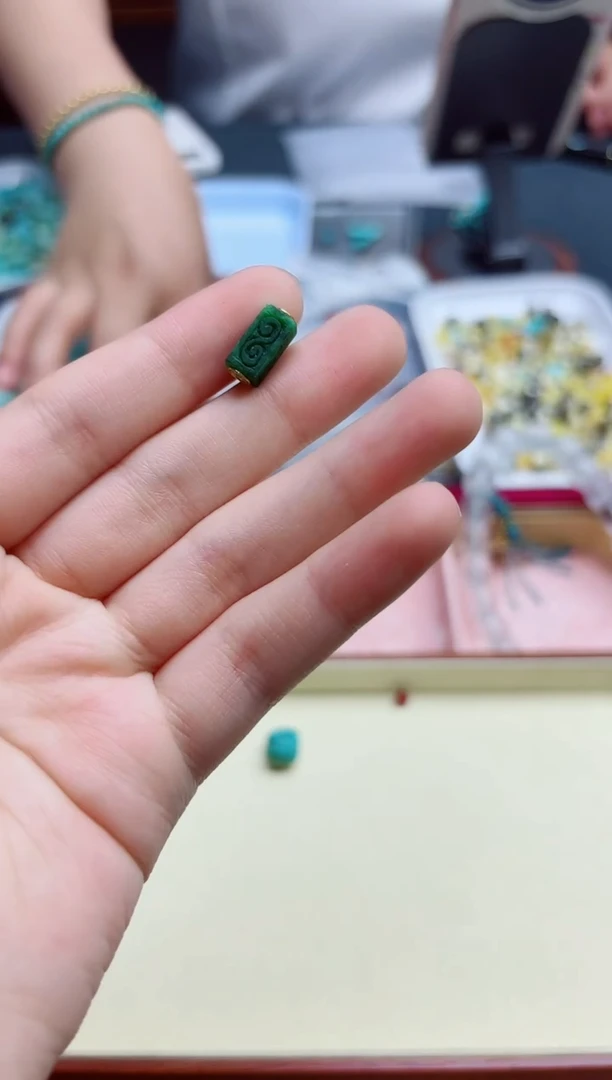 翡翠18K金镶嵌颈饰18K金翡翠赠链*1 ZX赠链