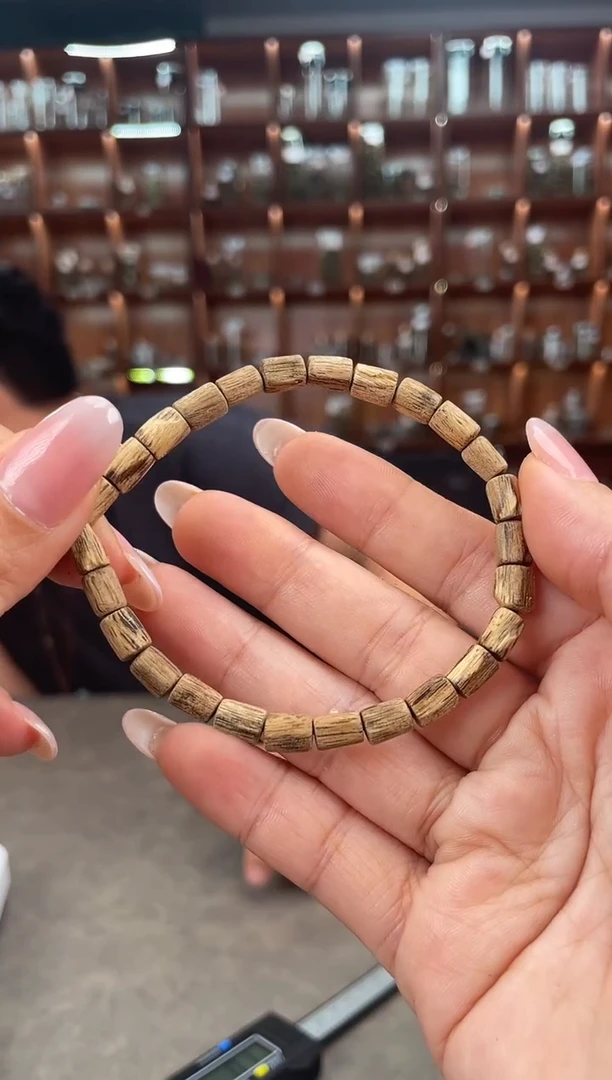 【闪购商品】沉香手串222号海南黑油格多样性发一条